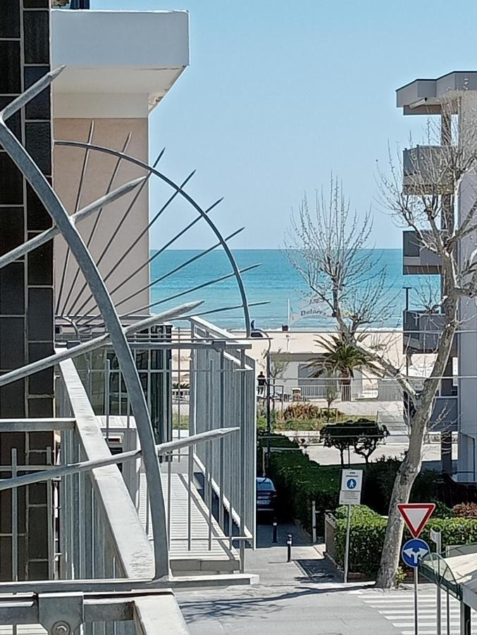 Appartamenti Carlotta Rímini Exterior foto