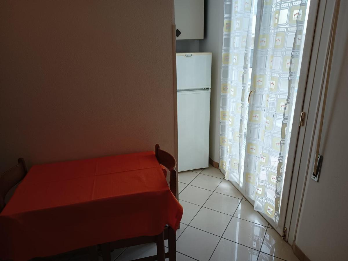Appartamenti Carlotta Rímini Exterior foto